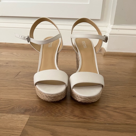 Michael Kors White Wedge heel sandals - Picture 2 of 12